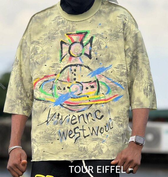 T-shirt graffiti artistique