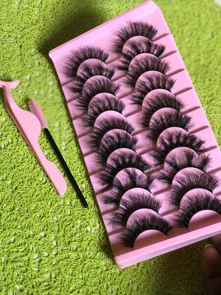 Eye lashes