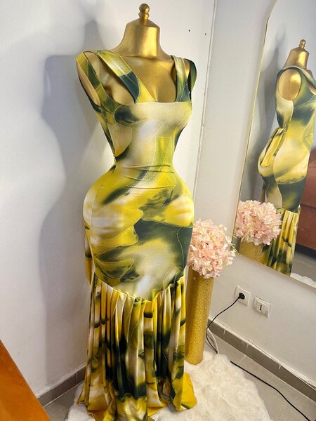 Longue robe jaune sexy