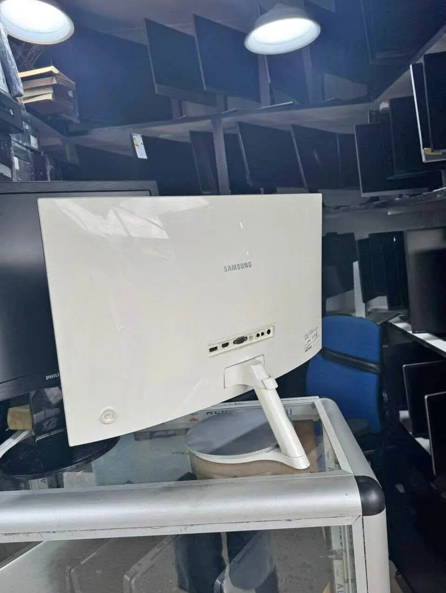 Écran Samsung Full HD 24 pouces