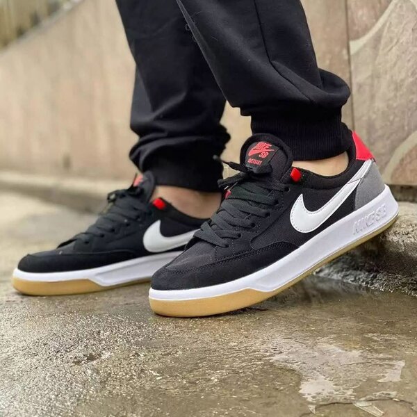 NIKE SB