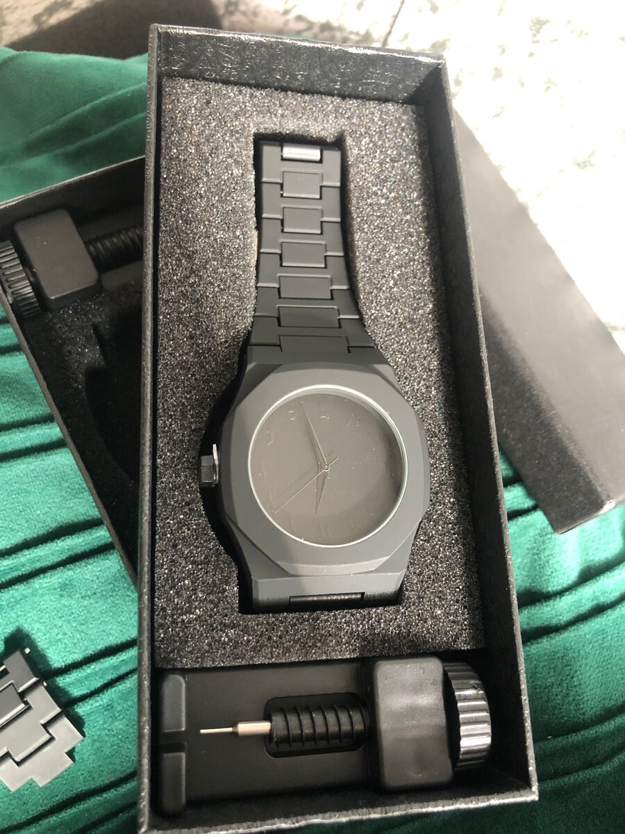 Montre élégante en acier inoxydable