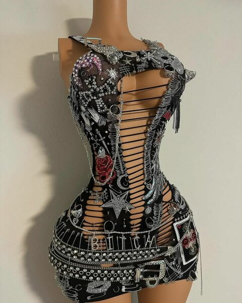 Robe courte punk métal femme
