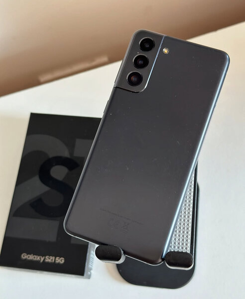 Samsung Galaxy S21 5G Smartphone