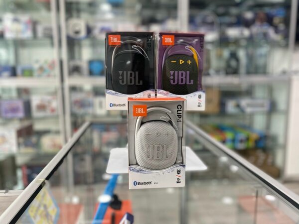 JBL Clip 4 speakers
