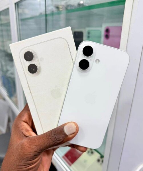 iPhone 16 simple blanc