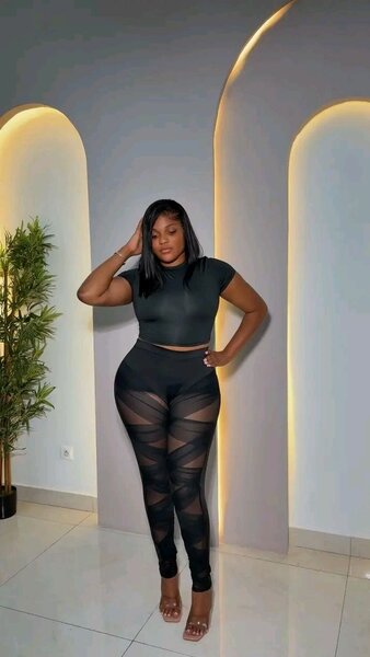 Ensemble leggings et crop top noir