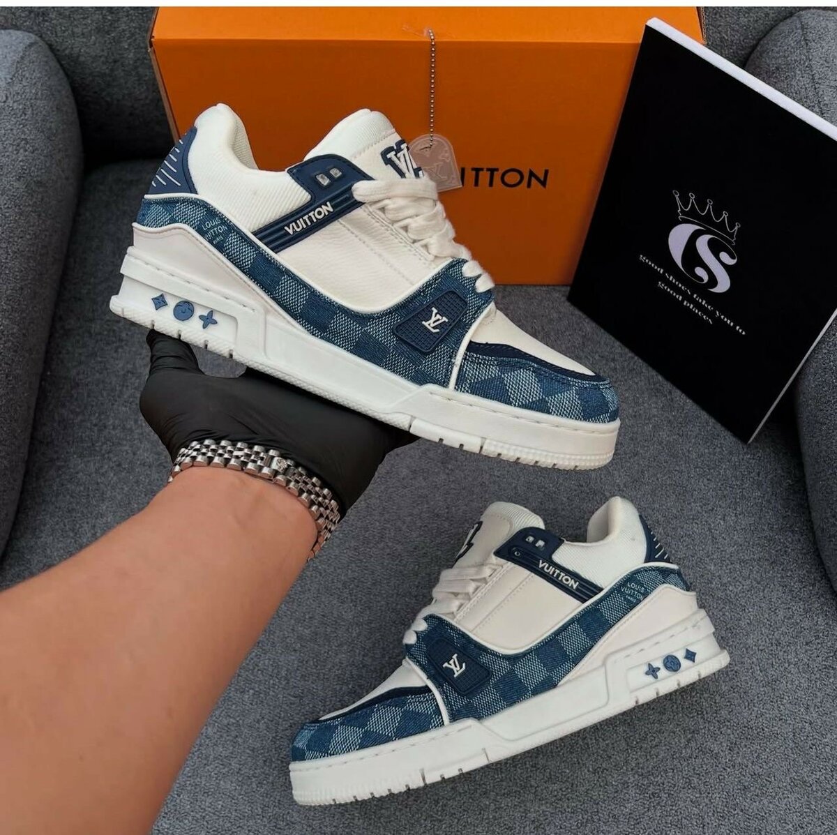 LOUIS VUITTON SNEAKER