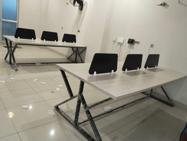 Workstations Co-working Spaces