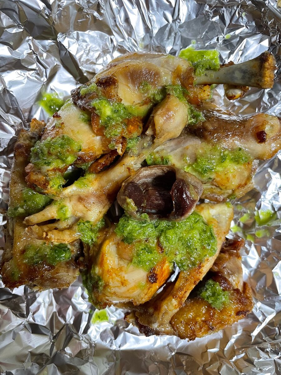 Poulet et boissons braisé