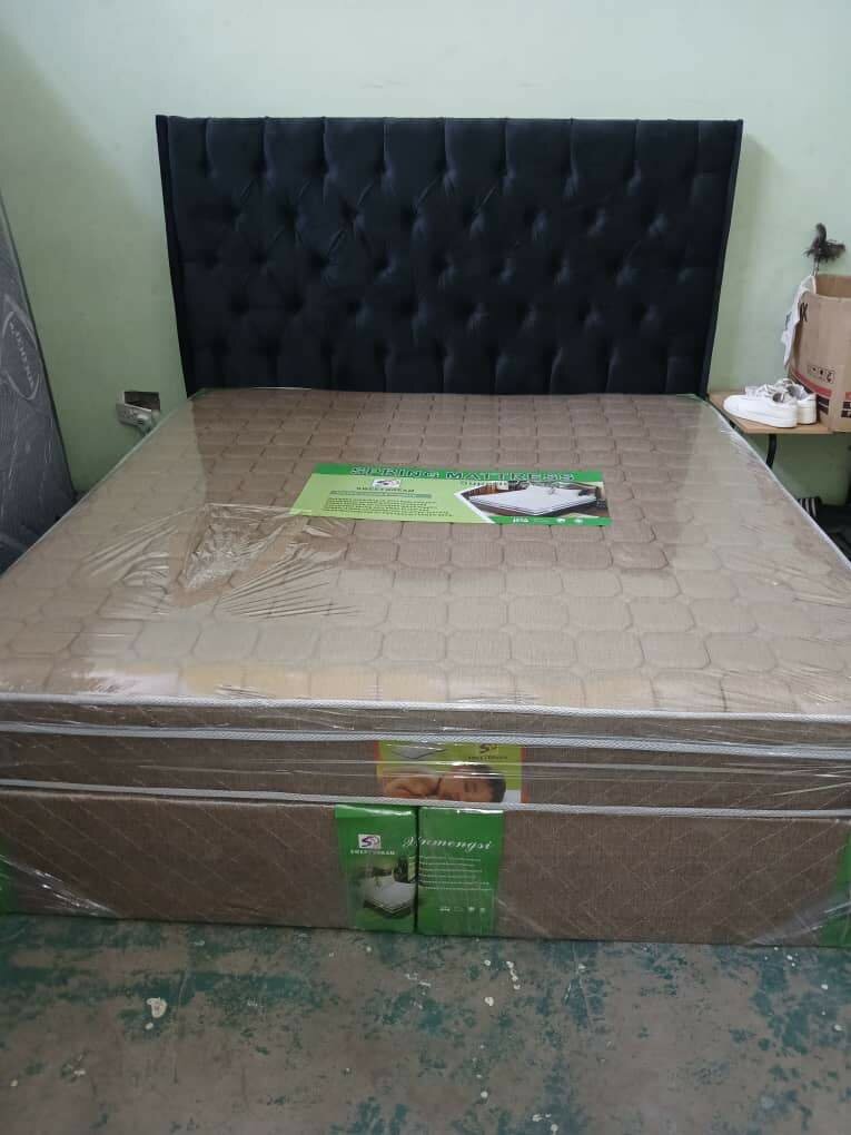 King-size beds nd mattresses