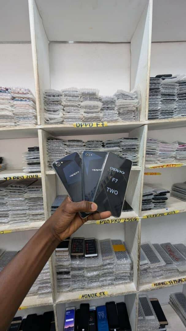 OPPO F7 Smartphone Reconditionné