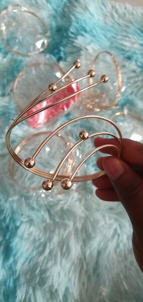 Bracelets décoratifs de bras