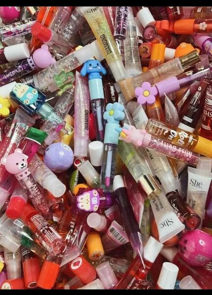 Lot de brillants à lèvres colorés