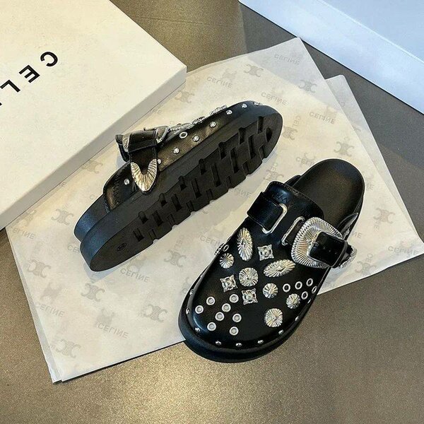 Sabots Toga bouclés élégante