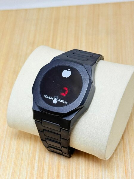 Montre tactile noire élégante