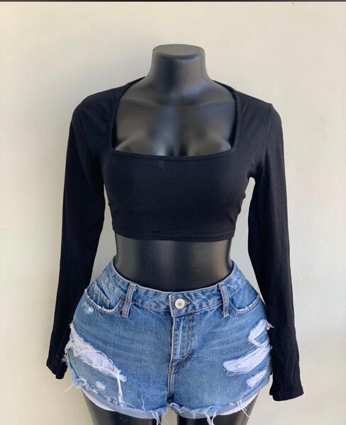 Crop top noir à manches longues