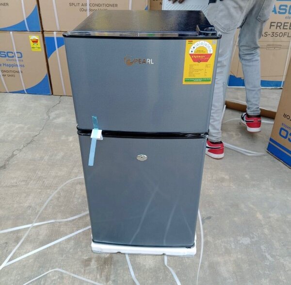 Table top refrigerator