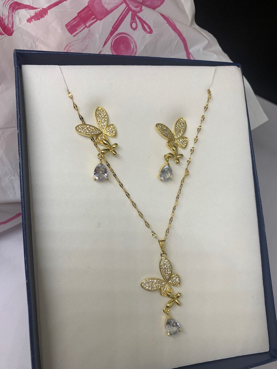 Ladies necklace set