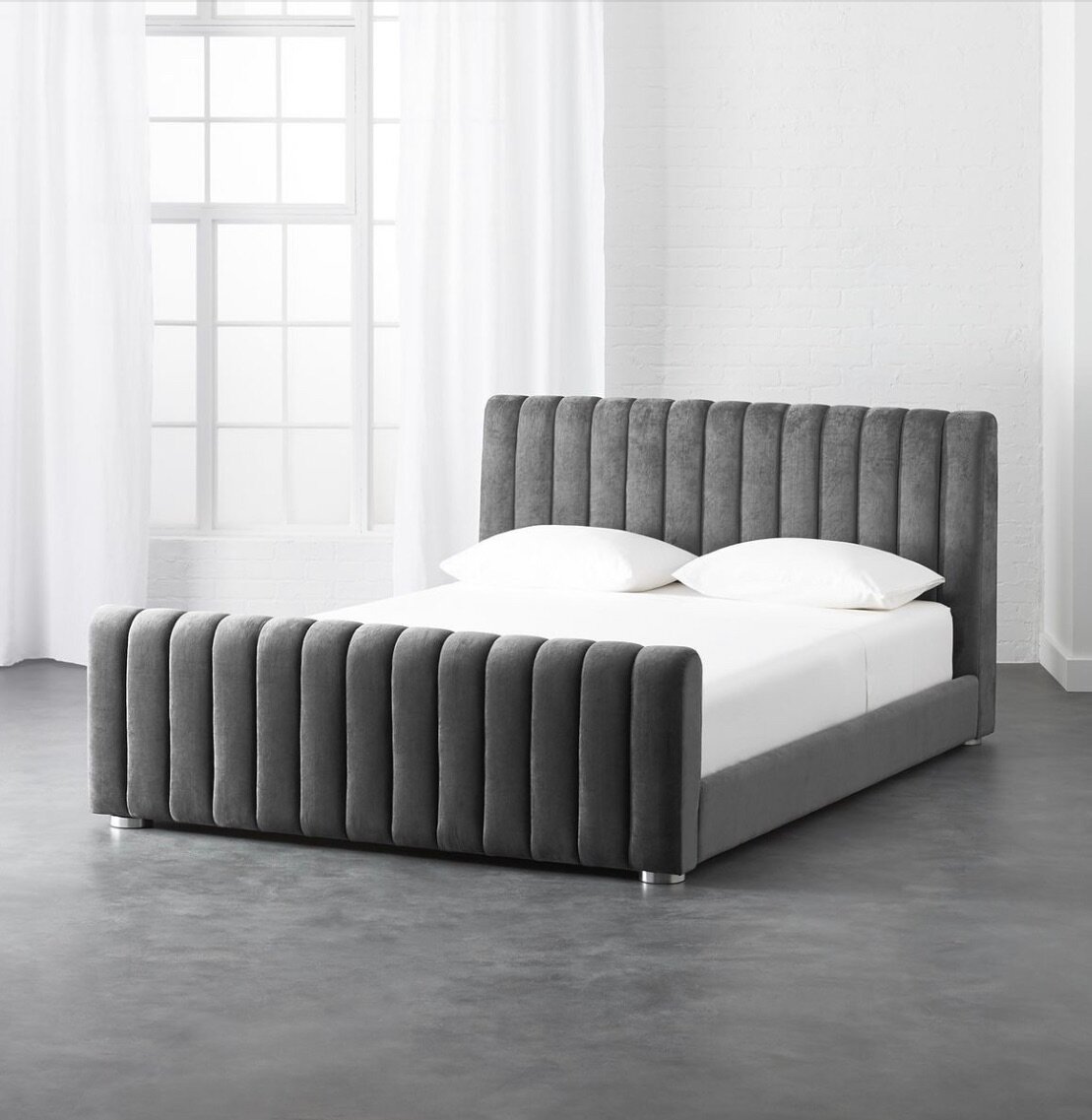 BROLO QUEEN SIZE BED