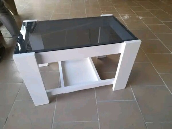 Table basse moderne en verre