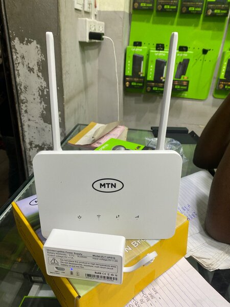 MTN CAT4 Router /Wi-Fi with power Bank