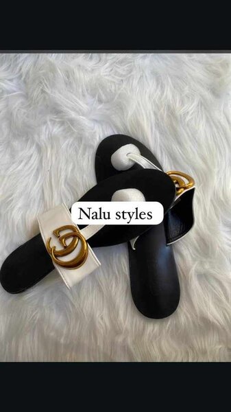 Gucci slippers