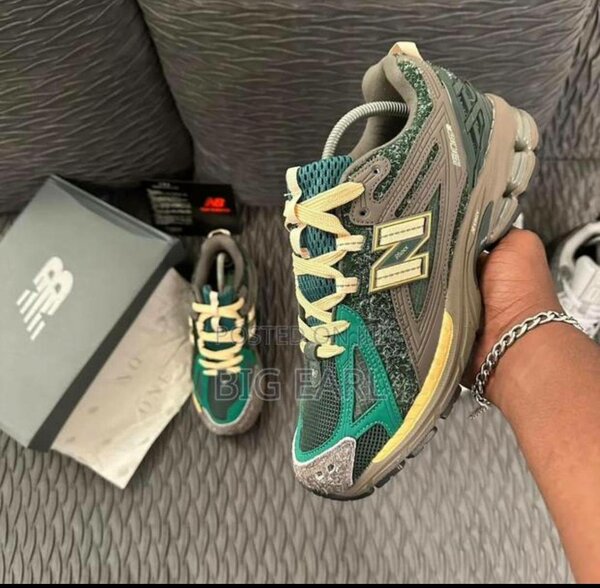 New Balance unisex sneakers