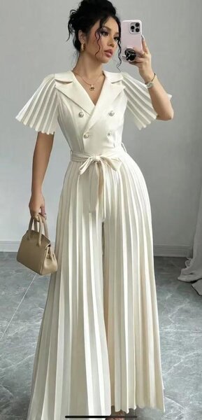 Combinaison élégante plissée