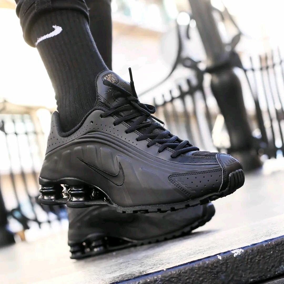 Shox R4