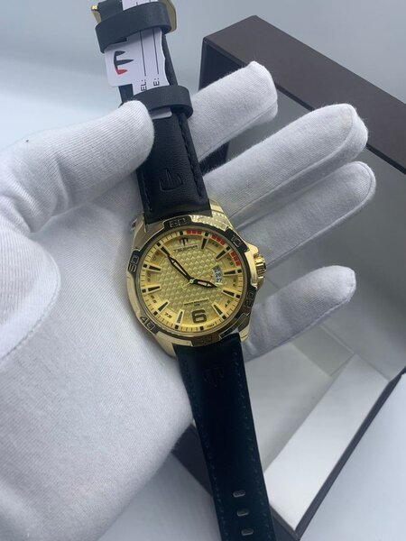 Men's qualities watch