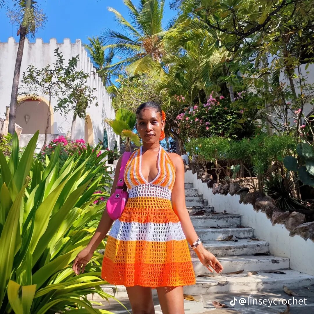 Tenue en crochet colorée