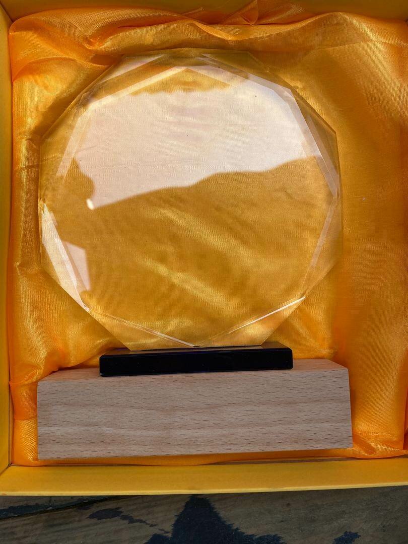 Trophée en verre élégant