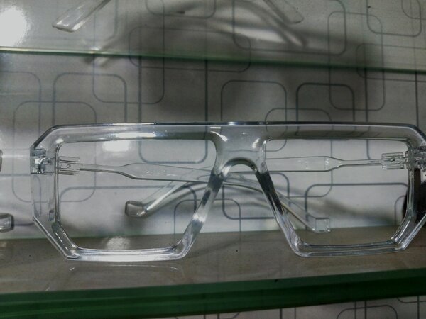 Transparent casual glasses