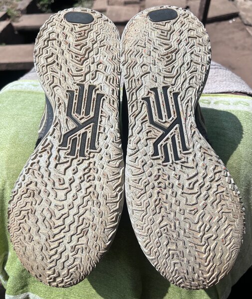 Nike Kyrie 4 Low Noir Gris Ro