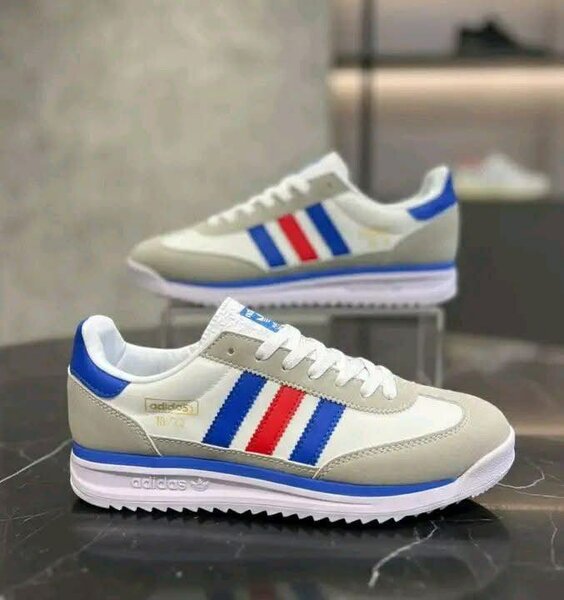 Baskets rétro en cuir Adidas