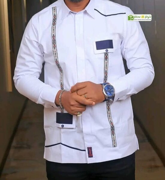 Chemise blanche élégante pour hommes