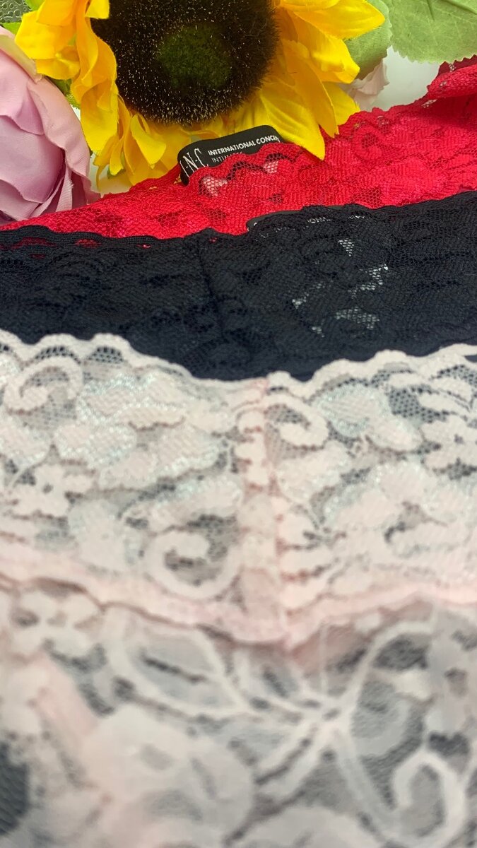 Quality ladies lace underwear available