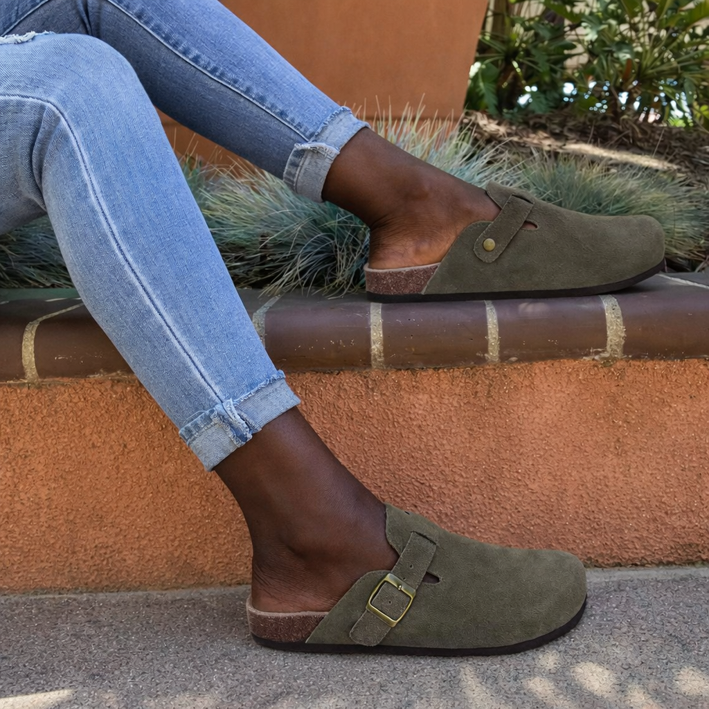 Mules en daim vert olive