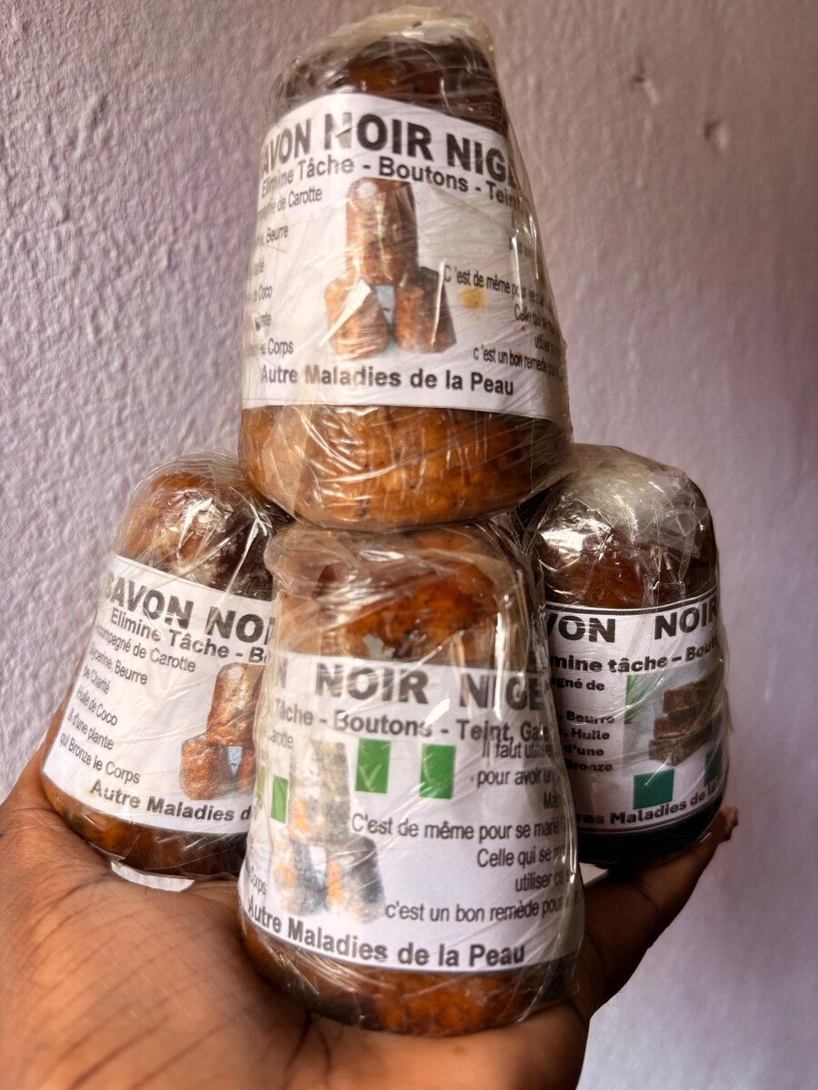 4 Savon Noir Naturel pour Peau