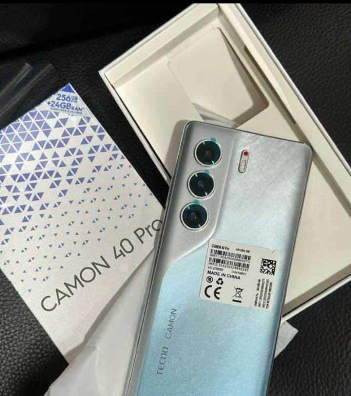 Tecno Camon 40 Pro - Smartphone