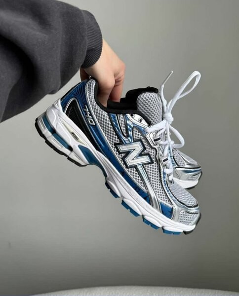 New Balance 740