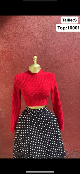 Pull rouge ajusté