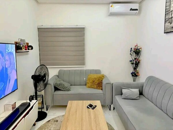 Canapé moderne gris rembourré