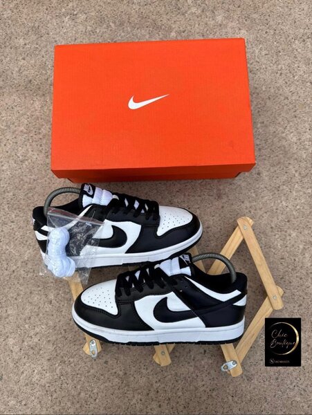 Basket Nike avec carton