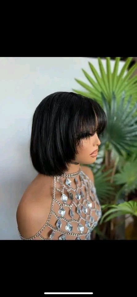 Perruque synthétique courte