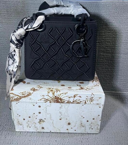 Sac à main élégant noir