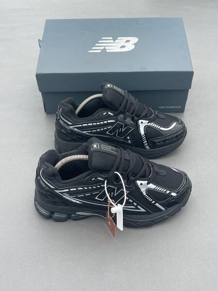 Baskets New Balance Noires