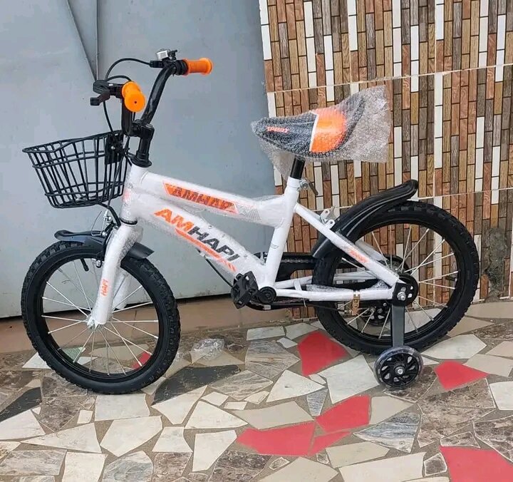 Vélo Enfant avec Roulettes et Panier