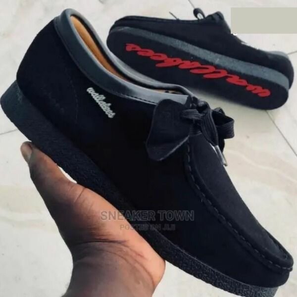 Wallabies Casual Lace-up Shoe Standout